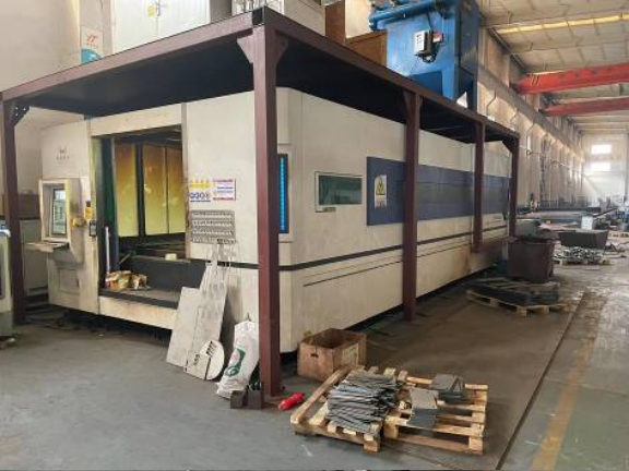 Laser-cutting-machine